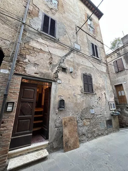 Pitigliano Historic Center Apartment